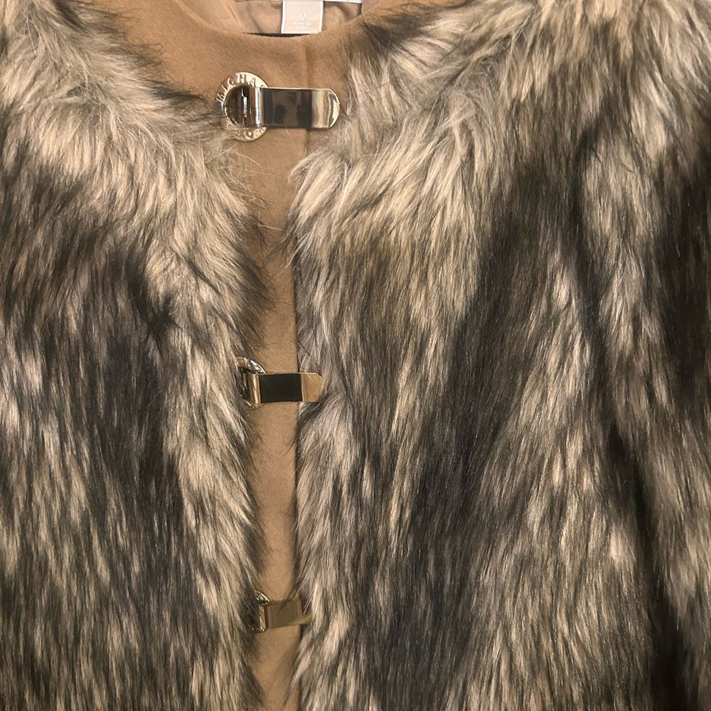 Michael Kors Tan and Silver Buckle Coat women size medium excellent condition - Picture 2 of 8